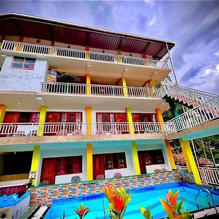 Adams Peak Grand Hotel Nallathanniya Buitenkant foto
