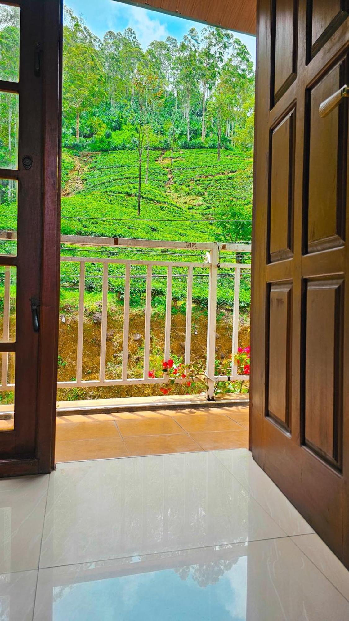 Adams Peak Grand Hotel Nallathanniya Buitenkant foto