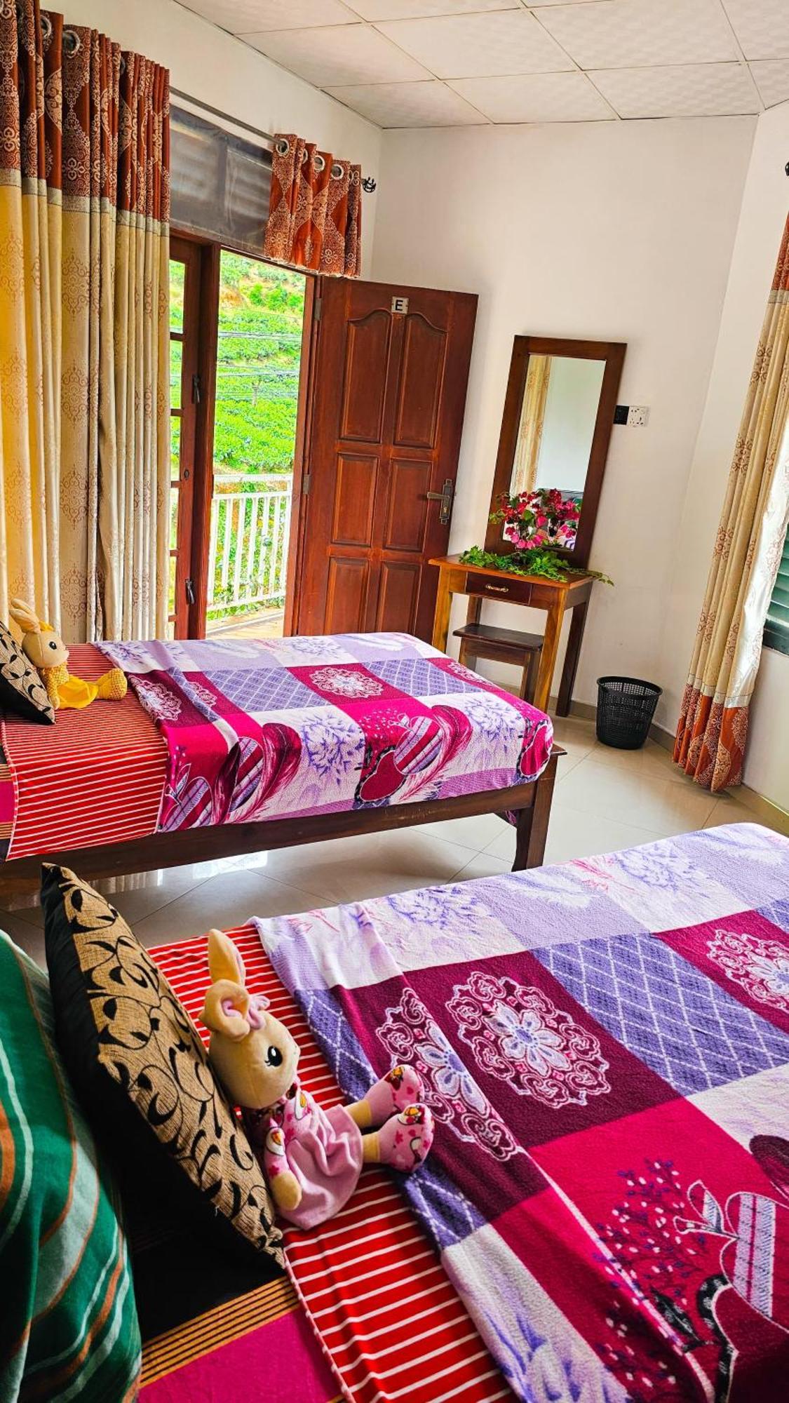 Adams Peak Grand Hotel Nallathanniya Buitenkant foto