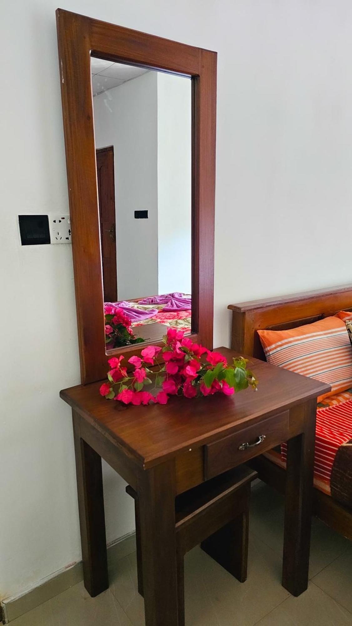 Adams Peak Grand Hotel Nallathanniya Buitenkant foto
