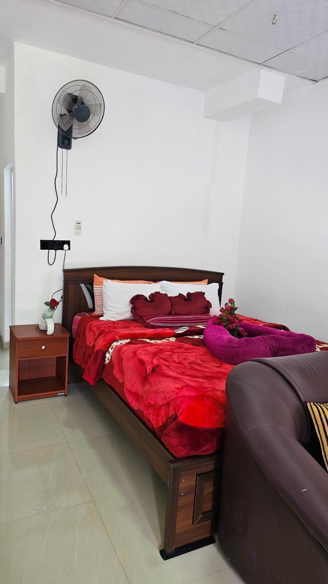 Adams Peak Grand Hotel Nallathanniya Buitenkant foto