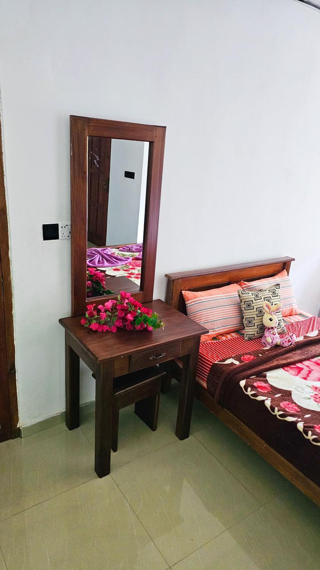 Adams Peak Grand Hotel Nallathanniya Buitenkant foto