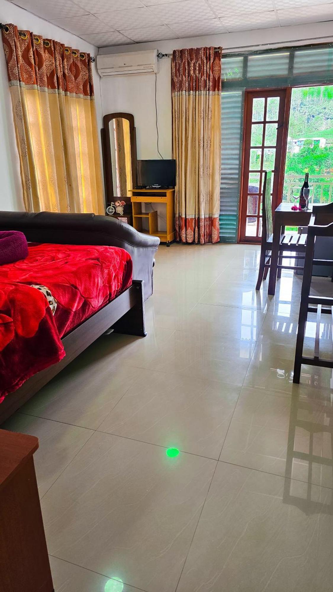 Adams Peak Grand Hotel Nallathanniya Buitenkant foto