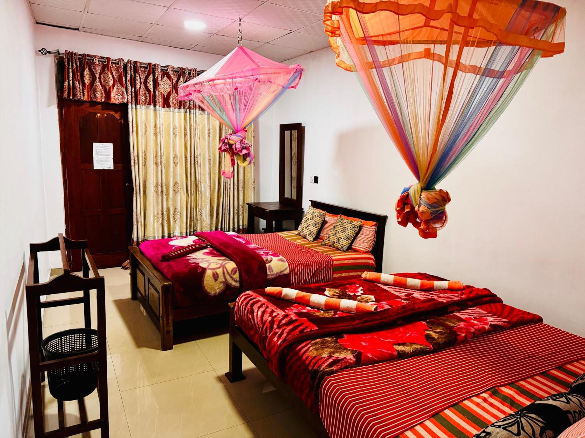 Adams Peak Grand Hotel Nallathanniya Buitenkant foto