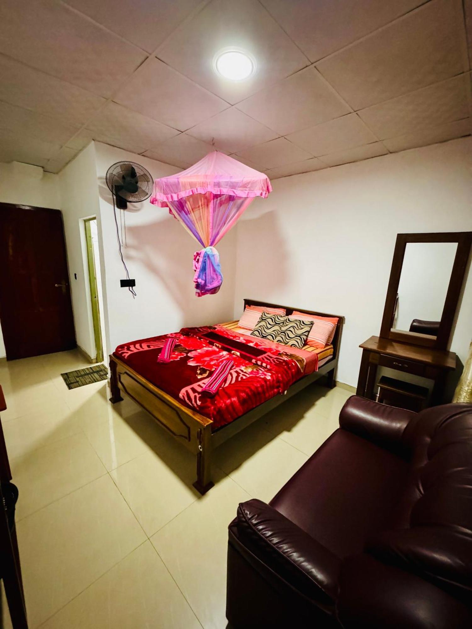 Adams Peak Grand Hotel Nallathanniya Buitenkant foto