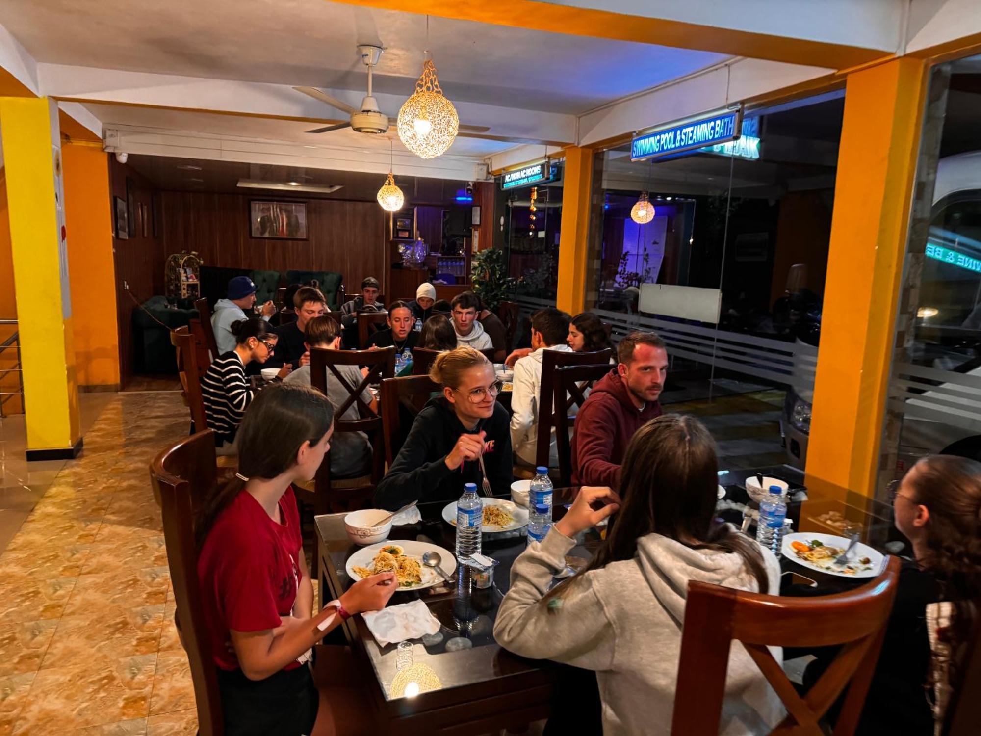 Adams Peak Grand Hotel Nallathanniya Buitenkant foto