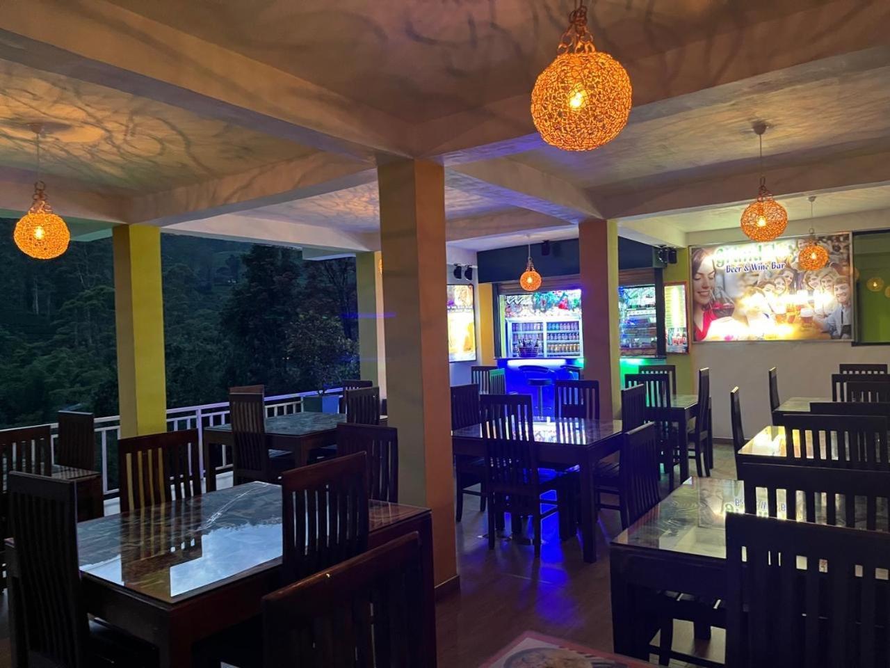 Adams Peak Grand Hotel Nallathanniya Buitenkant foto
