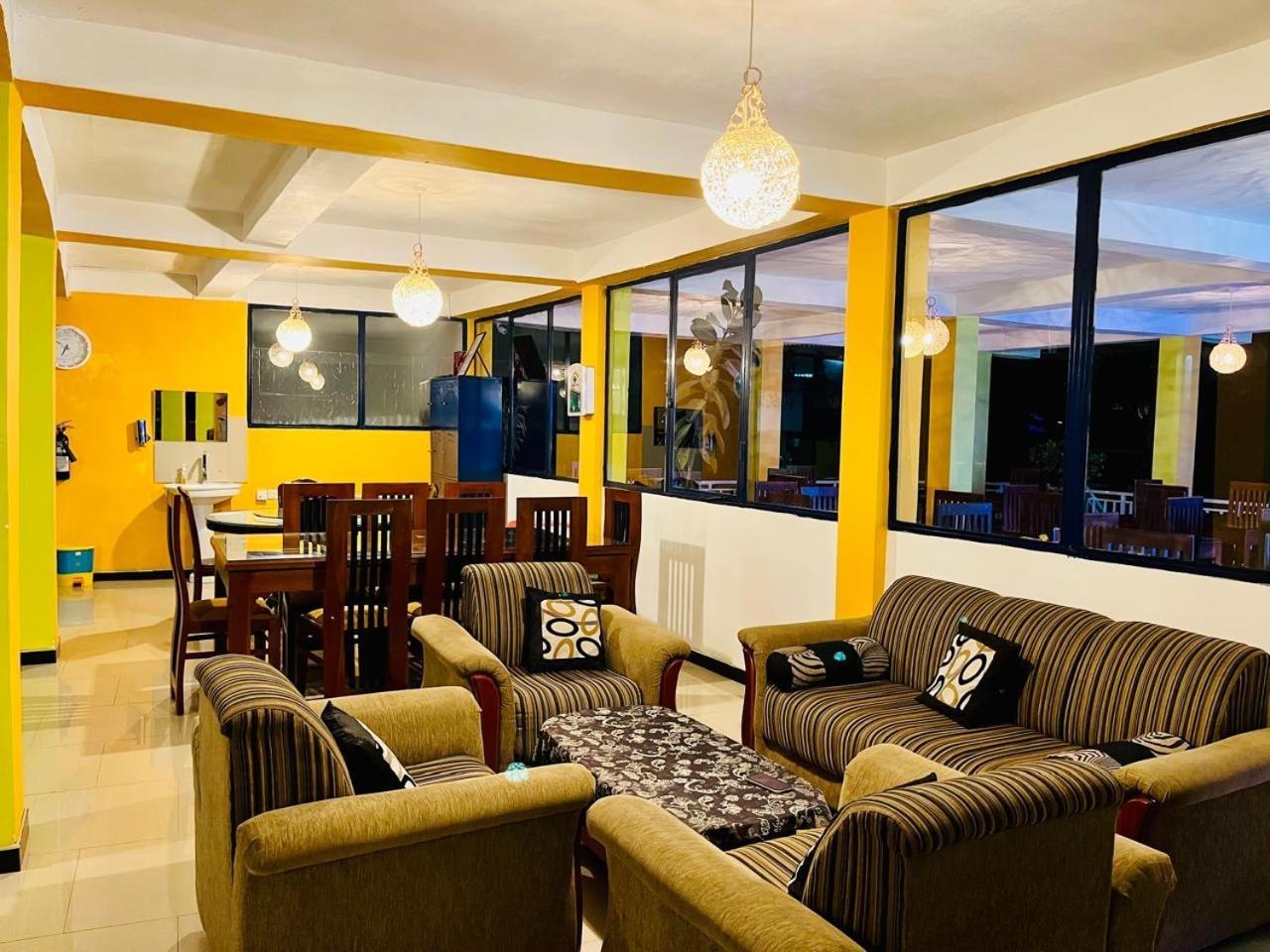 Adams Peak Grand Hotel Nallathanniya Buitenkant foto